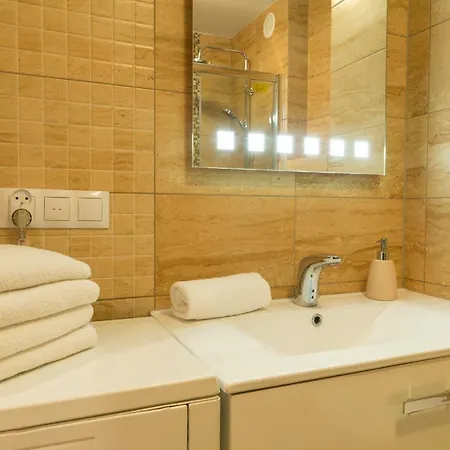 Apartament Na Urlop - Centrum - Przy Amfiteatrze - 500M Do Basenow Wisla Exterior photo