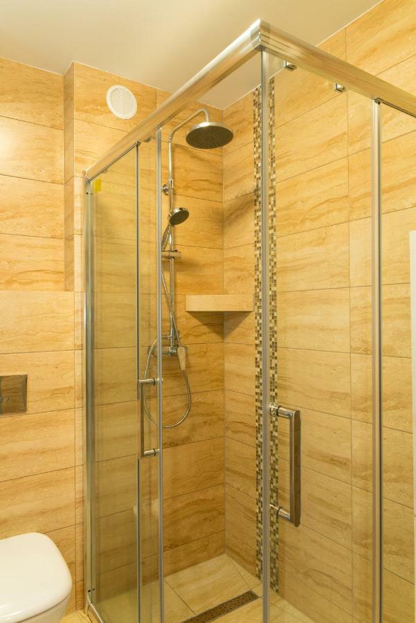 Apartment Na Urlop - Centrum - Przy Amfiteatrze - 500m Do Basenow *